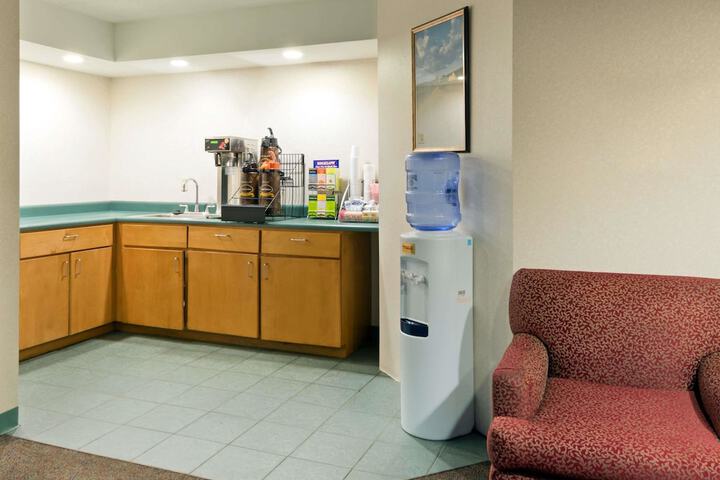 Super 8 By Wyndham White River Junction - thumb 7