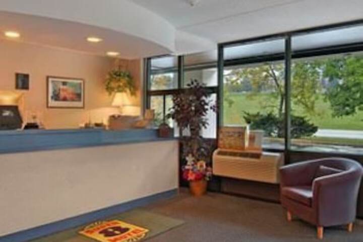 Super 8 By Wyndham White River Junction - thumb 3