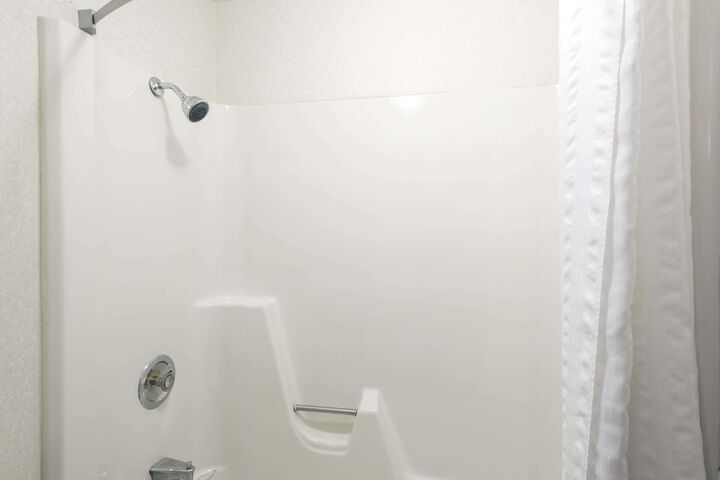 Super 8 By Wyndham White River Junction - thumb 5