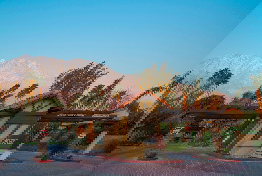 The Oasis Resort - thumb 0