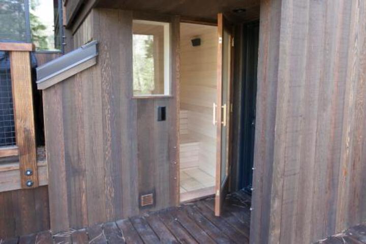 European Style Trapper Mc Nutt Private Home - thumb 2