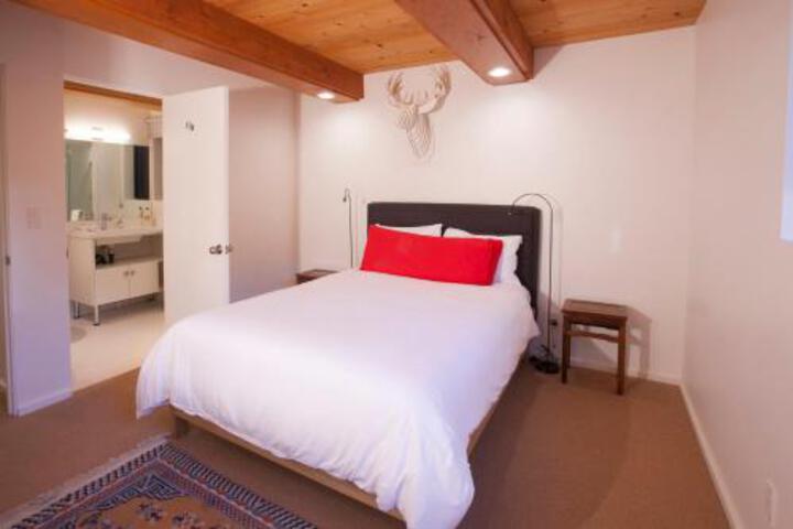 European Style Trapper Mc Nutt Private Home - thumb 0