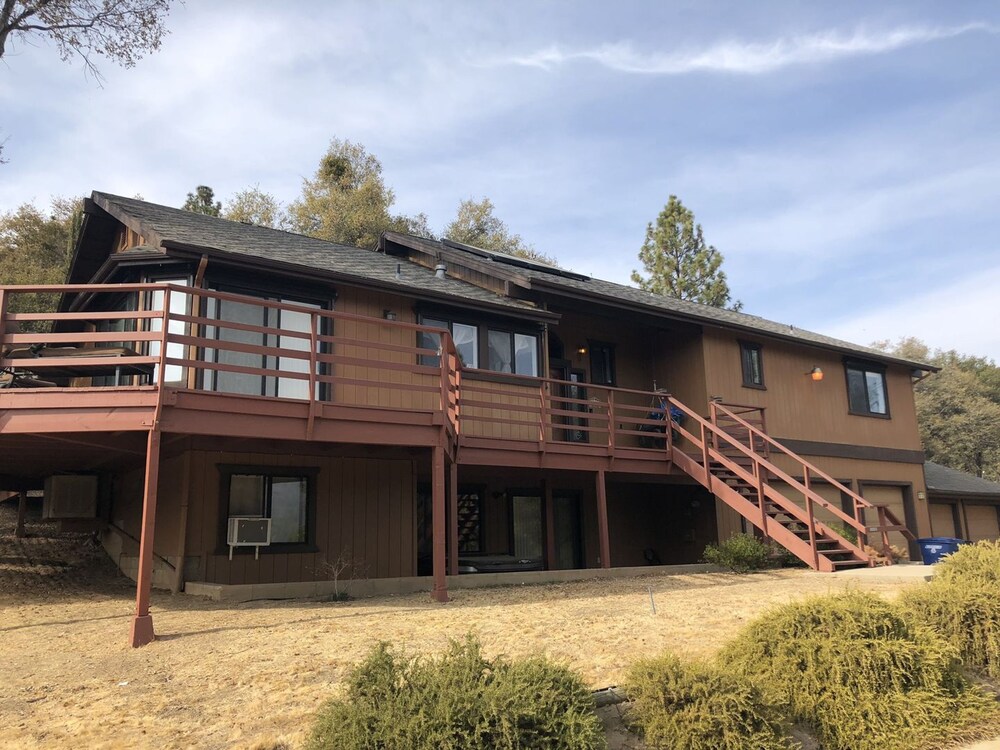 Leaning Pine Retreat - thumb 1