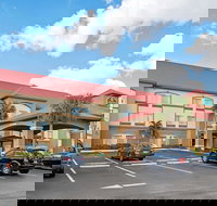 La Quinta Inn  Suites by Wyndham Fort Myers Airport - Accommodation Indiana