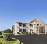 Super 8 by Wyndham Madison - Accommodation Indiana