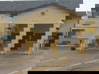 Super 8 by Wyndham Newton