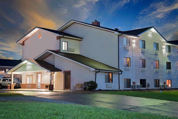 Super 8 By Wyndham Martinsburg - thumb 1