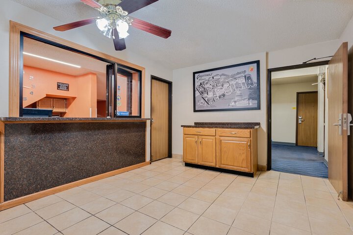 Super 8 By Wyndham Martinsburg - thumb 2