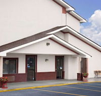 Super 8 by Wyndham Martinsburg - Accommodation Indiana