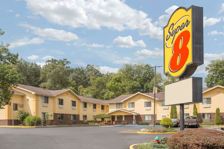 Super 8 By Wyndham Radford VA - thumb 1