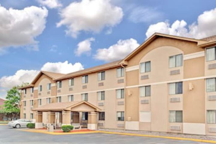 Super 8 By Wyndham Mokena/Frankfort /I-80 - thumb 0