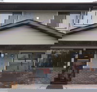 Super 8 by Wyndham Delmont - Accommodation Indiana