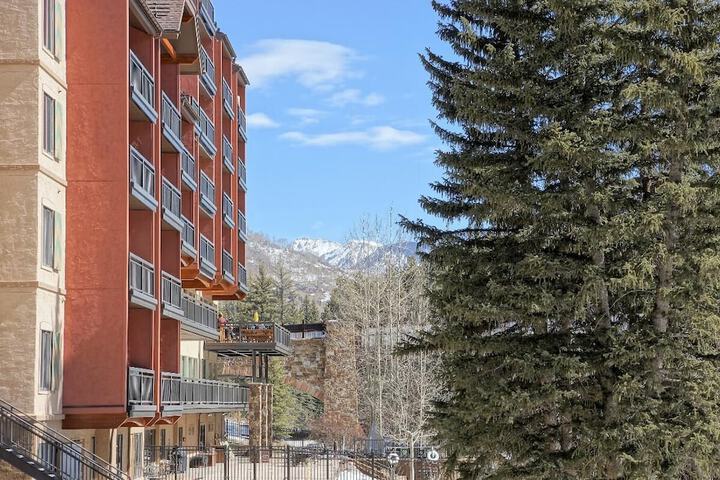 Lion Square Lodge - thumb 1