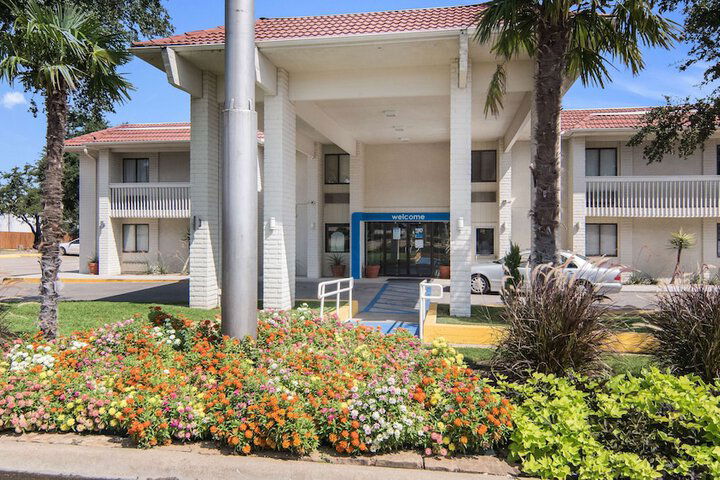 Motel 6 Addison, TX - Dallas - thumb 2