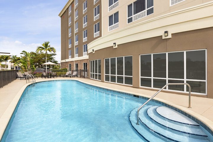 Holiday Inn Express Hotel & Suites Fort Myers East - The Forum, An IHG Hotel - thumb 2