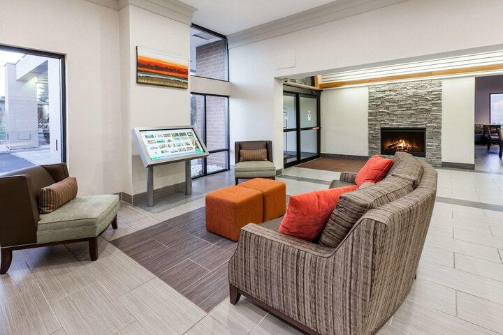 Ramada By Wyndham Canton/Hall Of Fame - thumb 4