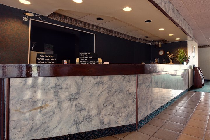 Americas Best Value Inn Marshall - thumb 4