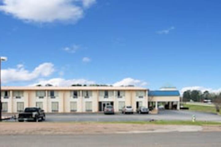 Americas Best Value Inn Marshall - thumb 0