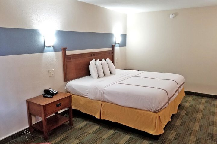 Americas Best Value Inn Marshall - thumb 7