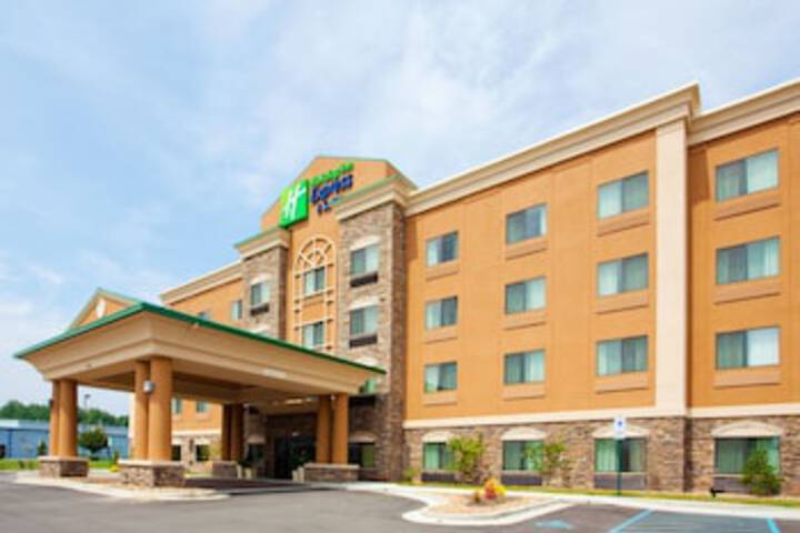 Holiday Inn Express Hotel & Suites Mount Airy, An IHG Hotel - thumb 0