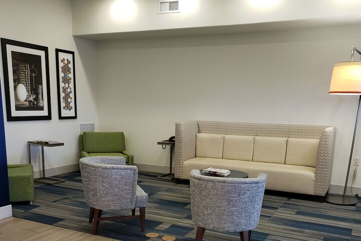 Holiday Inn Express Hotel & Suites Mount Airy, An IHG Hotel - thumb 4