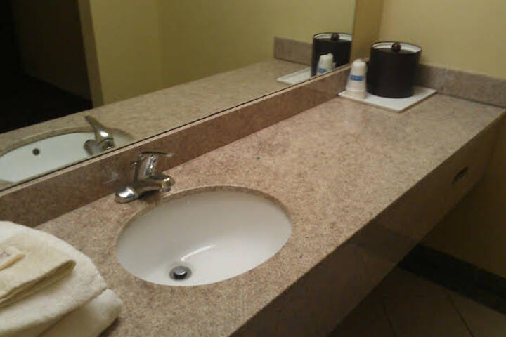 Atlanta Airport Hotel - thumb 3