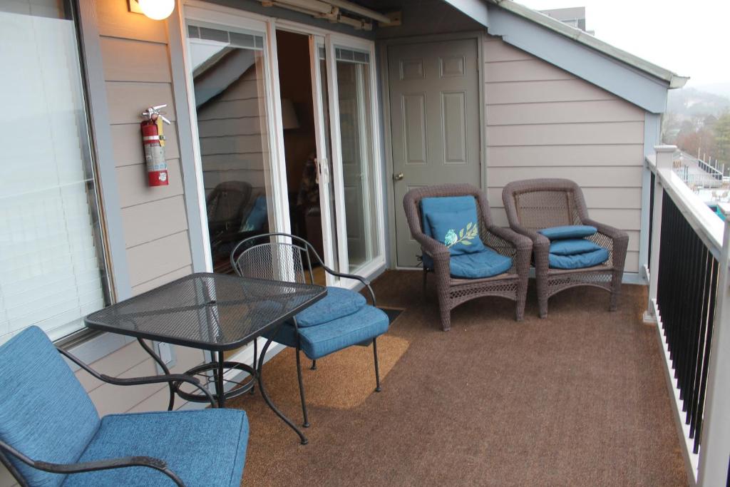 Treehouse Condominiums - thumb 3