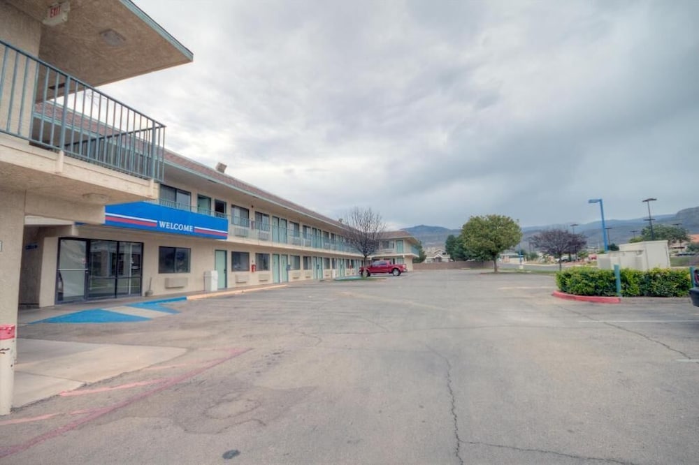 Motel 6 Alamogordo, NM - thumb 3