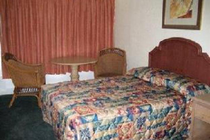 Knolls Motel - thumb 0