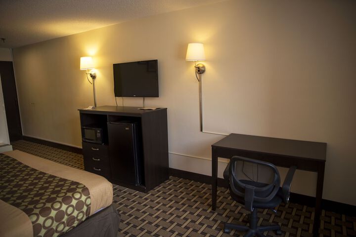 Ahoskie Inn - thumb 4