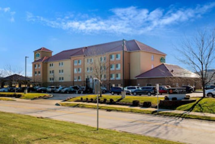 La Quinta Inn & Suites By Wyndham Indianapolis Airport West
