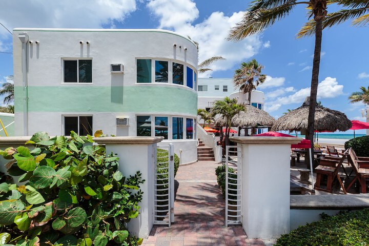 Walkabout Beach Resort - thumb 3