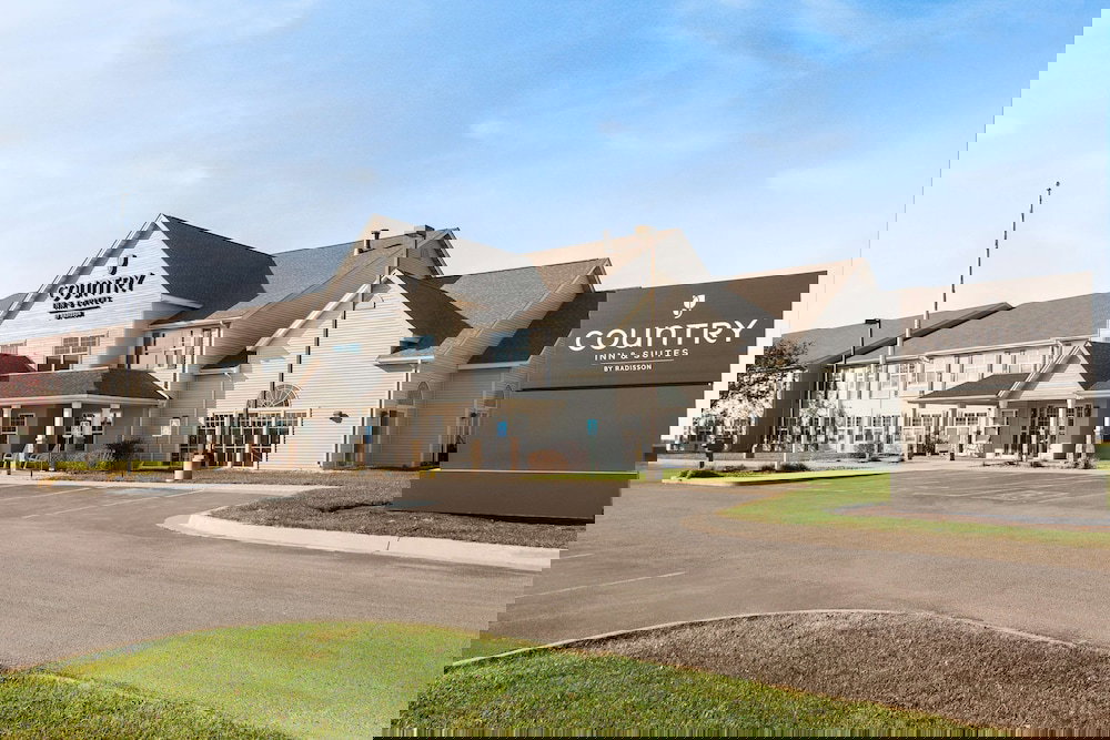 Country Inn & Suites By Radisson, Fort Dodge, IA - thumb 0