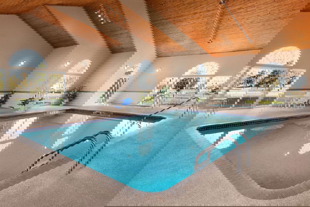 Country Inn & Suites By Radisson, Fort Dodge, IA - thumb 1