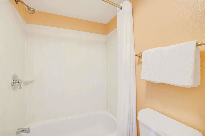 Days Inn By Wyndham Independence - thumb 7