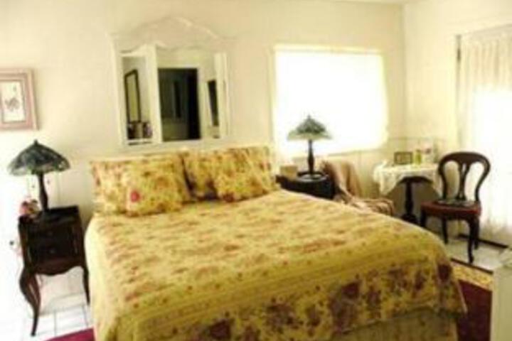 Monte Rio Cottages - thumb 1