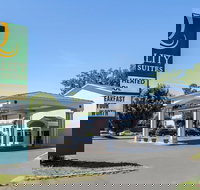 Quality Inn  Suites Danbury near University - Accommodation Indiana