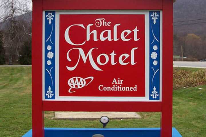 The Chalet Motel, A Travelodge By Wyndham - thumb 2