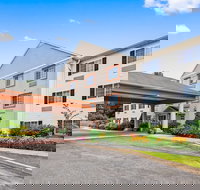 Best Western Plus Berkshire Hills Inn  Suites - Accommodation Indiana