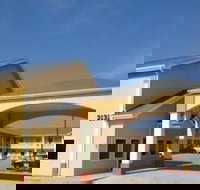 Days Inn  Suites by Wyndham Gonzales - Accommodation Indiana