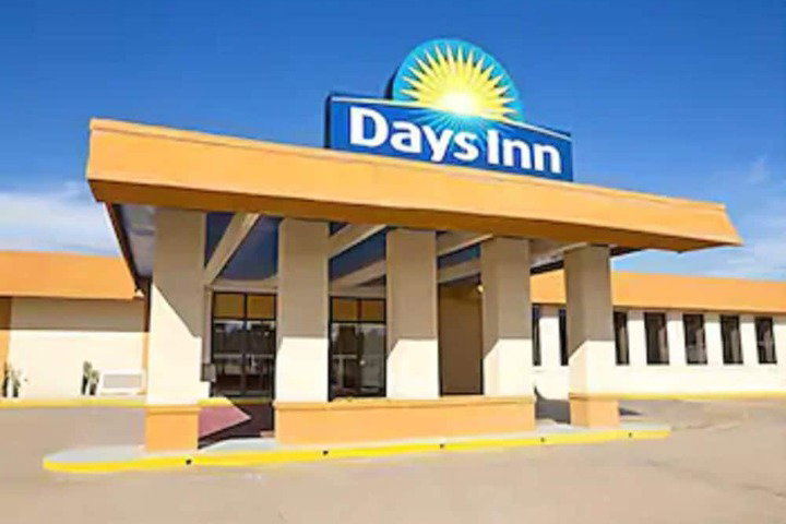 Days Inn By Wyndham Henryetta - thumb 1