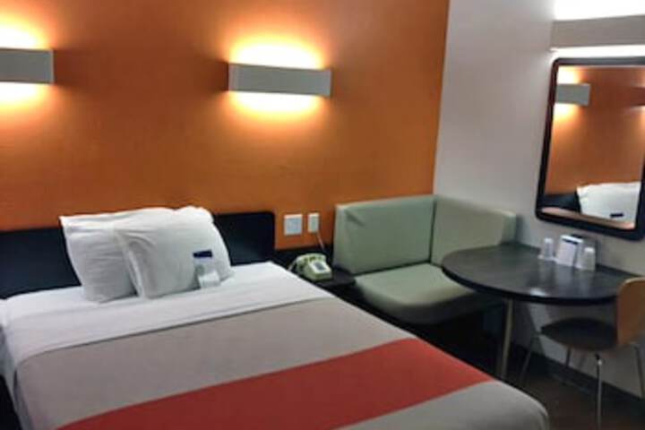 Motel 6 Palatine, IL - Chicago Northwest - thumb 0