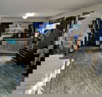 Lake Breeze Resort  Terrace - Accommodation Indiana