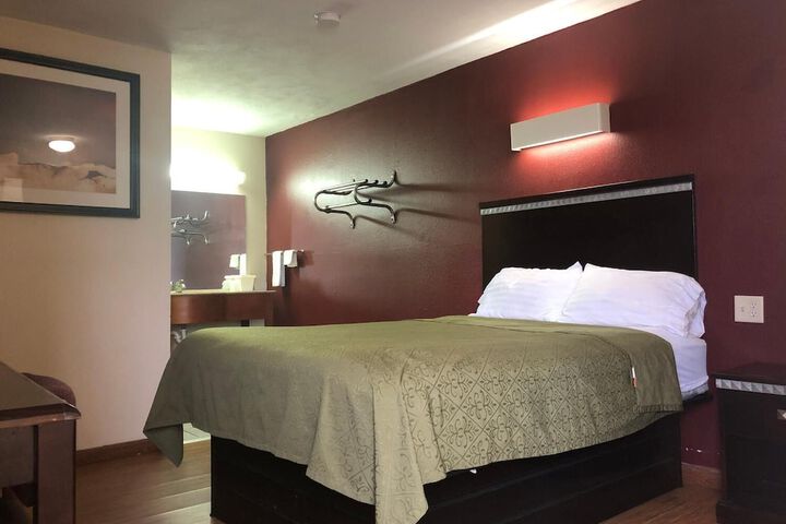 Crossroads Inn - thumb 2