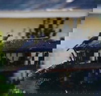 Backyard Garden Oasis - Accommodation Indiana