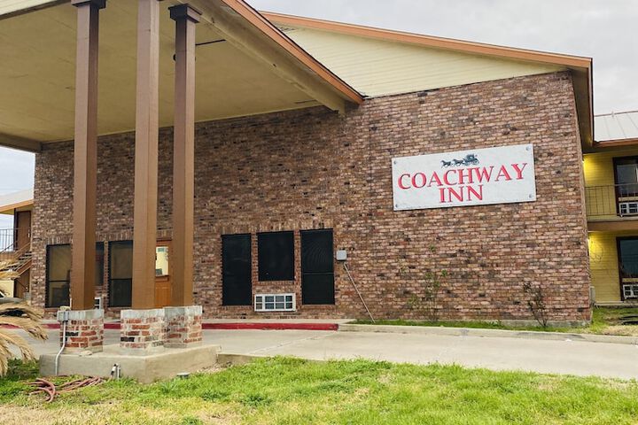 Coachway Inn - thumb 7