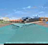 Days Inn  Suites by Wyndham Santa Rosa - Accommodation Indiana