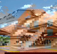 Comfort Inn  Suites Airport - Accommodation Indiana