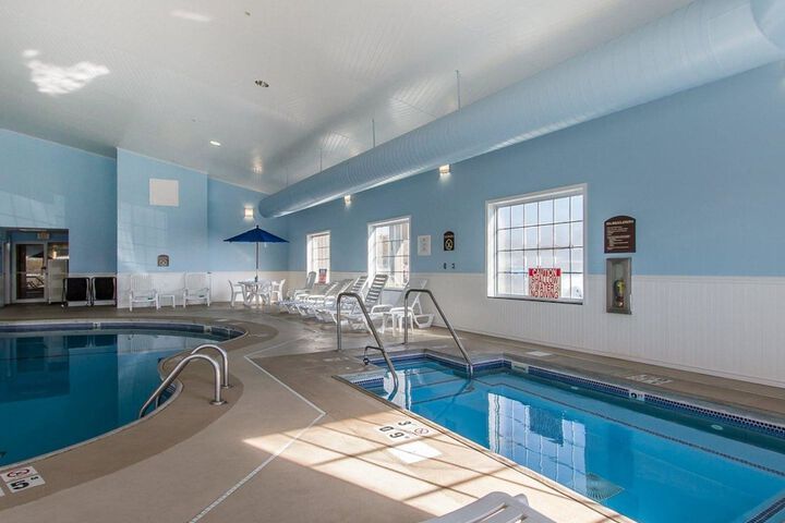 Quality Inn & Suites - thumb 2