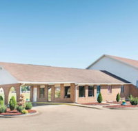 Days Inn by Wyndham Mountain Grove - Accommodation Indiana